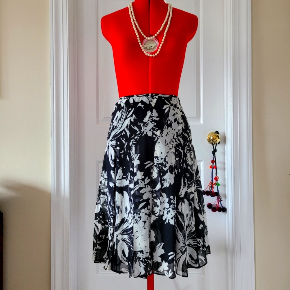 Banana Republic Pleated Skirt